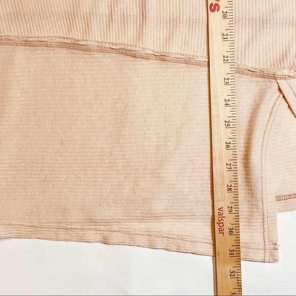 We The Free People Londontown Thermal Ribbed Tunic Top Light Beige Shirt Small - Picture 6 of 8